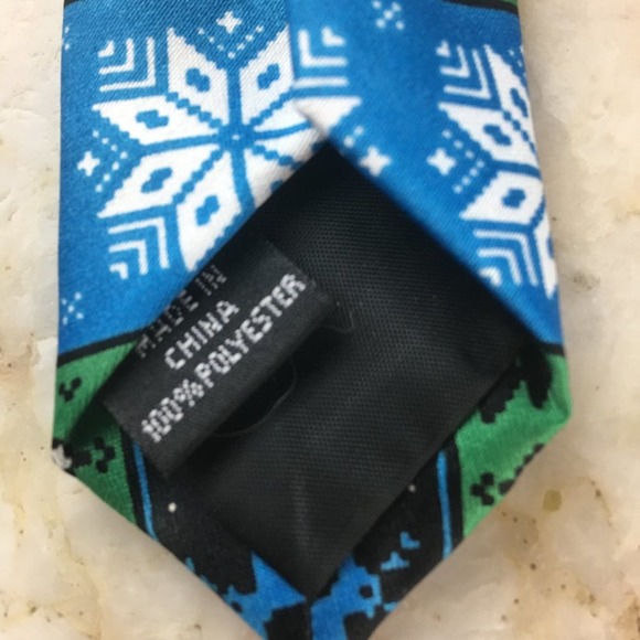 KNOTTY and NICE CHRISTMAS TIE - Picture 4 of 8